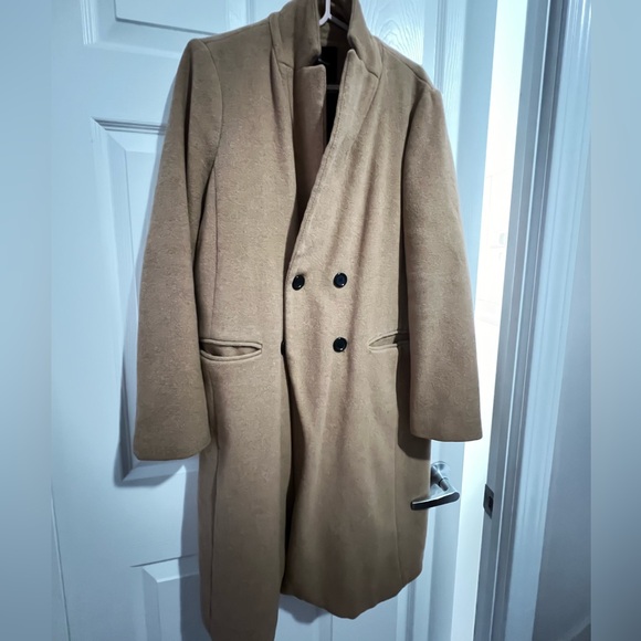 Light Brown Trench Coat with Pockets and inner lining - Picture 4 of 6